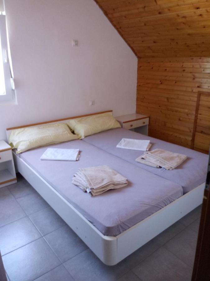Appartement .....Und Der Hund Darf Mit à Privlaka  Extérieur photo